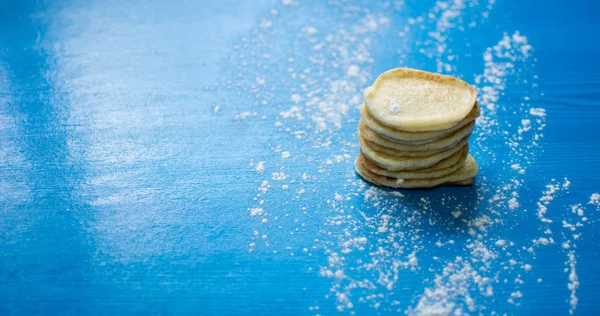 Arka plan üzerinde kalın krep