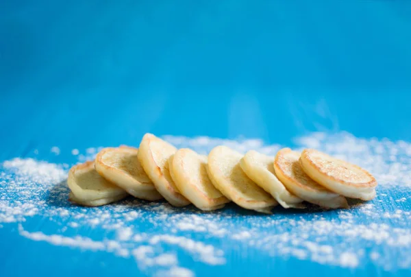 Arka plan üzerinde kalın krep