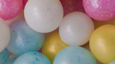 Tablo, kesintisiz beyaz arka plan ile vuruldu döndürerek tıbbi ilaç yerleştirilir