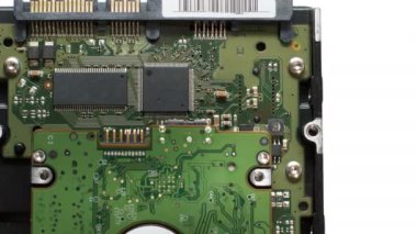 Beyaz arka planda hareket üstünde sert yuvarlak yüzey