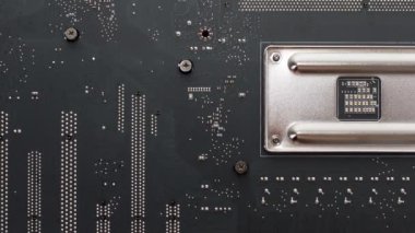 Anakart bilgisayarın bellek ve işlemci soğutma detayları ile