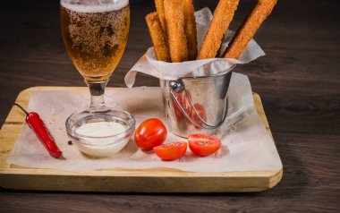 Kraker ve sos şeklinde bira için onlar için snack