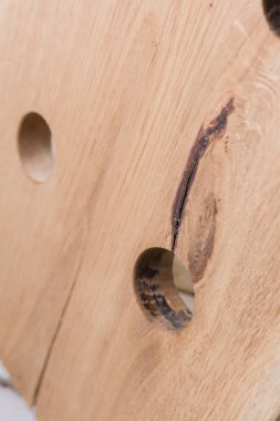 Loft tarzında ahşap şarap için stand