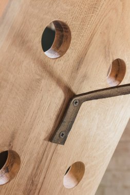 Loft tarzında ahşap şarap için stand