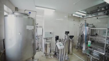 Sıvı uyuşturucu üretimi için büyük bir atölye.