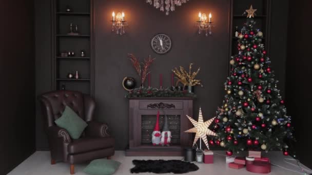 Stüdyoda çok güzel bir Noel dekoru var. Yeni Yıl 2020. — Stok video