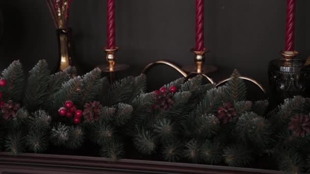 Gyönyörű karácsonyi dekoráció a stúdióban. Új év 2020. — Stock videók
