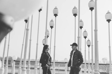 # Gezintideki fenerlerde sevgi dolu bir çift #.