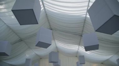 Salonda çok güzel bir düğün süsü var. Düğün süslemeleri.