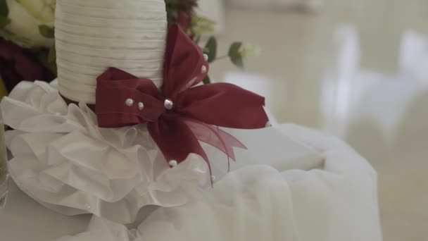 Bela decoração de casamento no salão. Decorações de casamento . — Vídeo de Stock