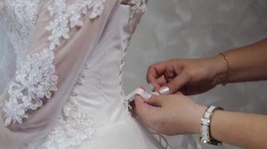 Gelin düğümlü gelinliği. Mutlu düğün günleri..