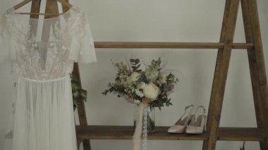 Beautiful and stylish wedding accessories for the bride on her wedding day.