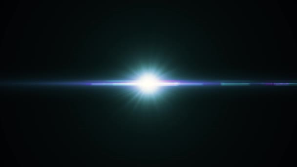 Efecto de destello de lente sobre fondo negro. Explosión de sol abstracta, destello de sol para el modo de pantalla usando. Resplandores naturaleza abstracto telón de fondo, explosión de sol parpadeante, los rayos ópticos llamarada lente. 4K UHD video . — Vídeo de stock