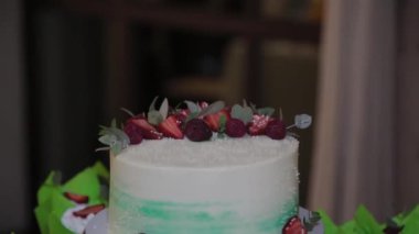 Pastalı taze düğün pastası..