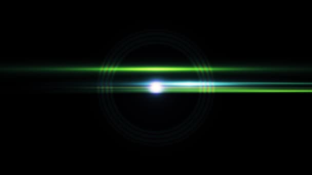 렌즈 플레어 효과는 흑색 배경에 영향을 미친다. 추상적 인 태양은 터지고, 화면 모드에는 태양 플레어가 사용됩니다. 태양은 자연의 추상적 인 배경 복사, 깜빡 이는 태양 폭발, 렌즈 플레어 광학 광선을 방출한다. 4K UHD 비디오 . — 비디오