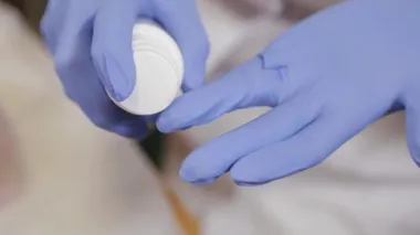 Profesyonel sıkan yüz jölesi. Kozmetoloji.