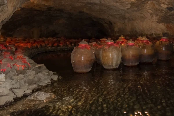 Pentole di terra in Trang An grotte — Foto Stock