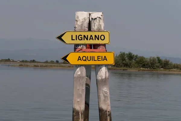 Grado Italia Junio 2019 Señalización Laguna Grado Que Muestra Camino Imágenes de stock libres de derechos