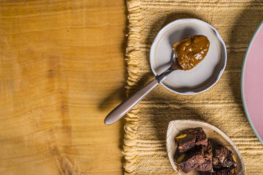 dulce de leche cream