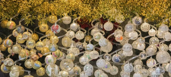Beyaz ve sarı Noel Küre ve ökse otu