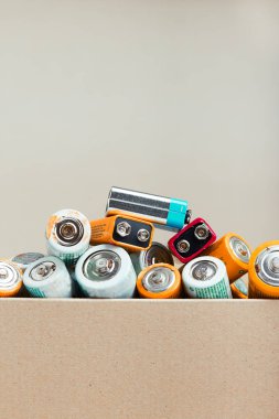 Geri dönüşüm için boşaltılan piller