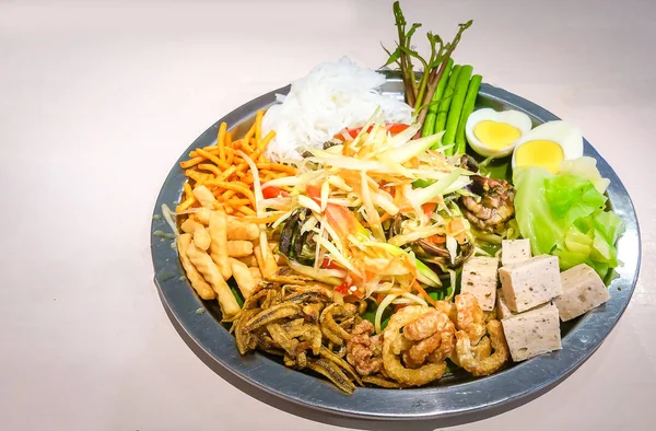 Most Delicious Papaya Salad Tray Popular Menu Thailand Somtum — Stock Photo, Image