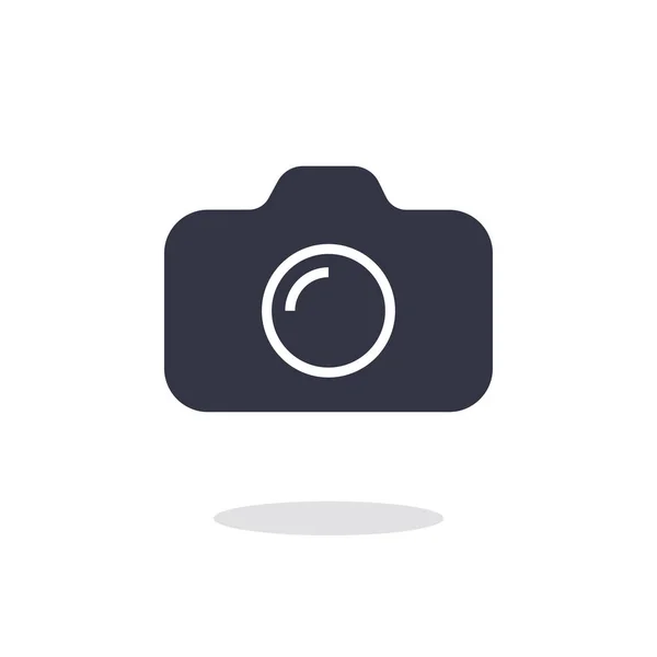 Icono de la cámara en estilo plano de moda aislado sobre fondo blanco ca — Vector de stock
