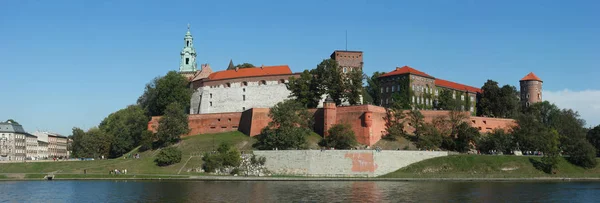 Panorama z královského hradu Wawel v Krakově. — Stock fotografie