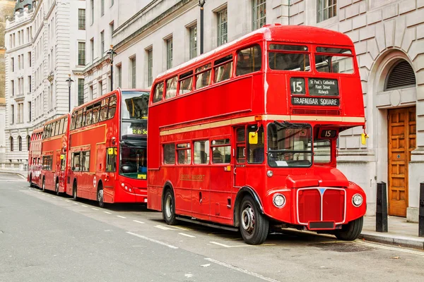 Czerwony autobus w Londynie — Zdjęcie stockowe