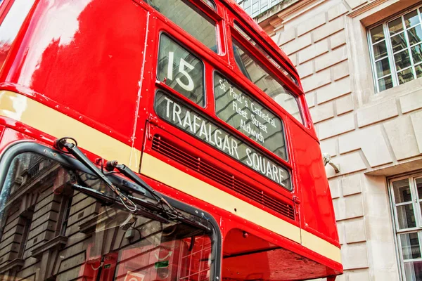 Red bus in London — Stock Photo, Image