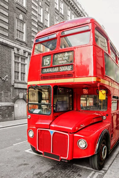 Red bus in London — Stock Photo, Image