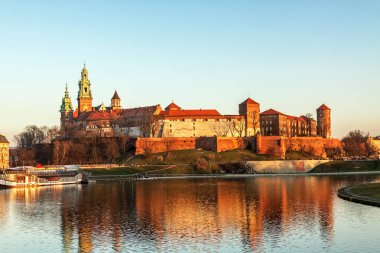 Krakow şehrinde Kraliyet Kalesi ile Wawel hill