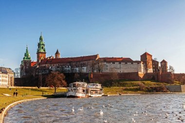 Krakow şehrinde Kraliyet Kalesi ile Wawel hill