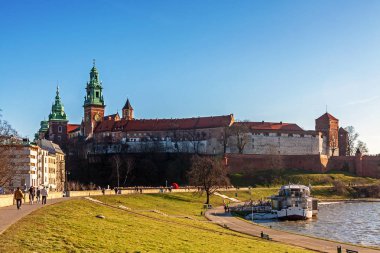 Krakow şehrinde Kraliyet Kalesi ile Wawel hill
