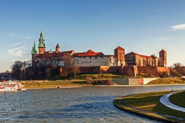 Krakow şehrinde Kraliyet Kalesi ile Wawel hill
