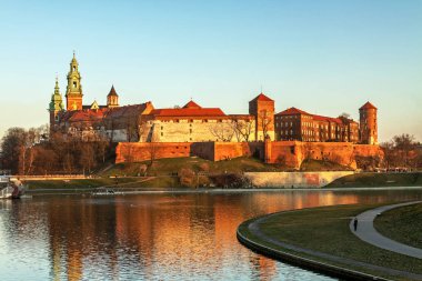 Krakow şehrinde Kraliyet Kalesi ile Wawel hill