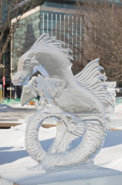 Denizatı buz heykeli Winterlude, Ottawa, 8 Şubat 2017 oyma