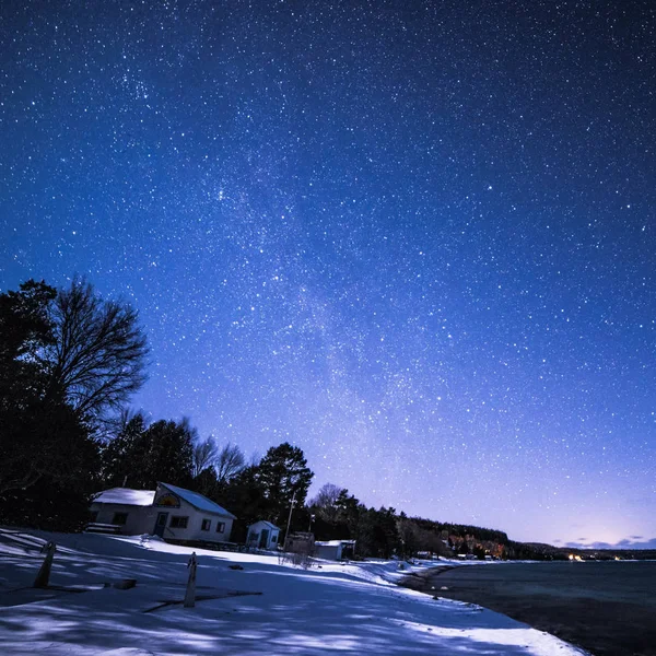 Dyers Bay, Bruce Peninsula por la noche con la Vía Láctea y la estrella — Foto de Stock