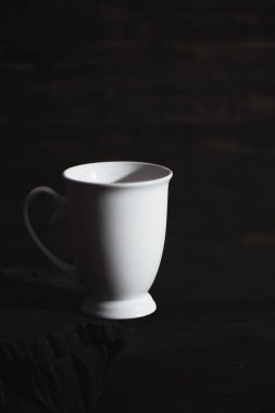 Beyaz Kupası'nda koyu arka plan