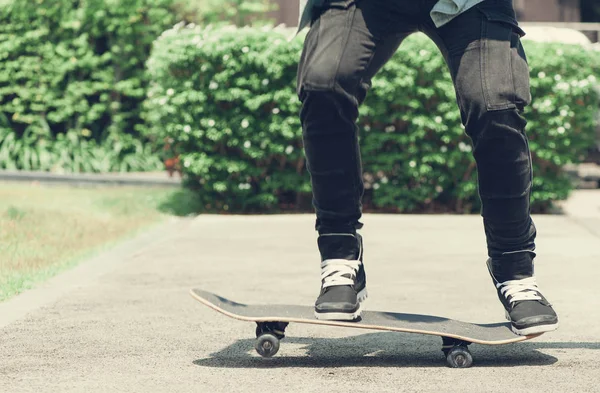 Çocuk patenci dublör Street yapıyor