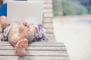 Freelancer'ın ayak Plaj yakın çekim