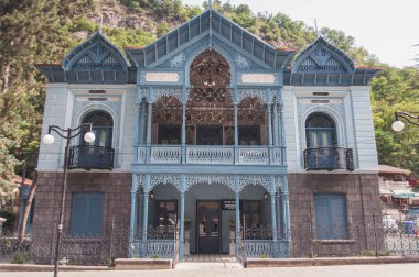 Borjomi, Gürcistan - 15 Eylül 2015: Ev Mirza-rıza-Khan'ın Borjom-Kharagauli Milli Parkı'nda.