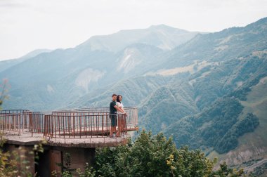 Görünüm açısından bir çift ayakta