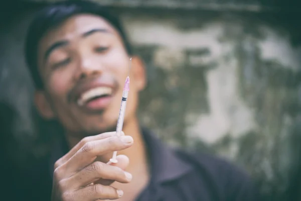 Homem viciado em drogas — Fotografia de Stock