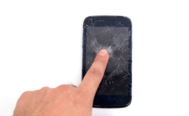 Cep telefonu ekran kırık