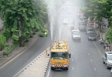Su püskürtme kamyonu hava kirliliği tedavisi için
