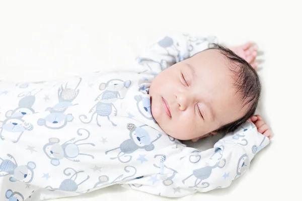 Schattige slapende baby — Stockfoto