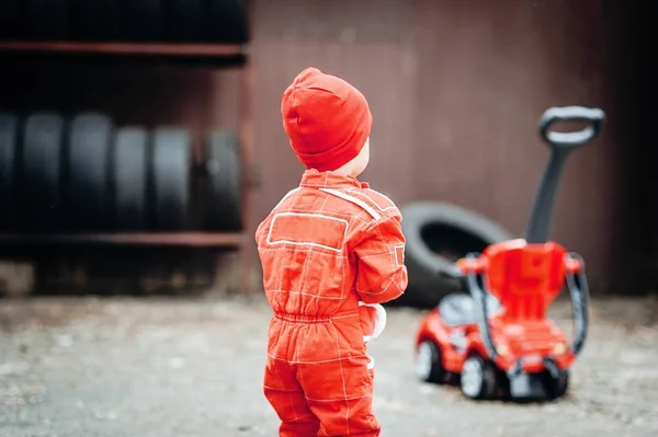 少年レーサー衣装 — ストック写真