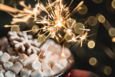 Marshmallow maytap ile kırmızı Kupası.