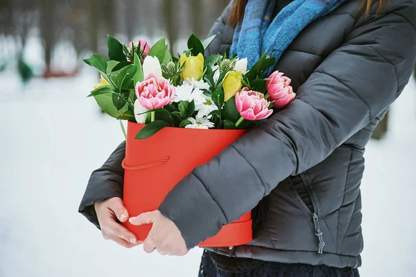 Girl Holds Red Gift Box Beautiful Bouquet Blooming Pink Yellow — Stock Photo, Image